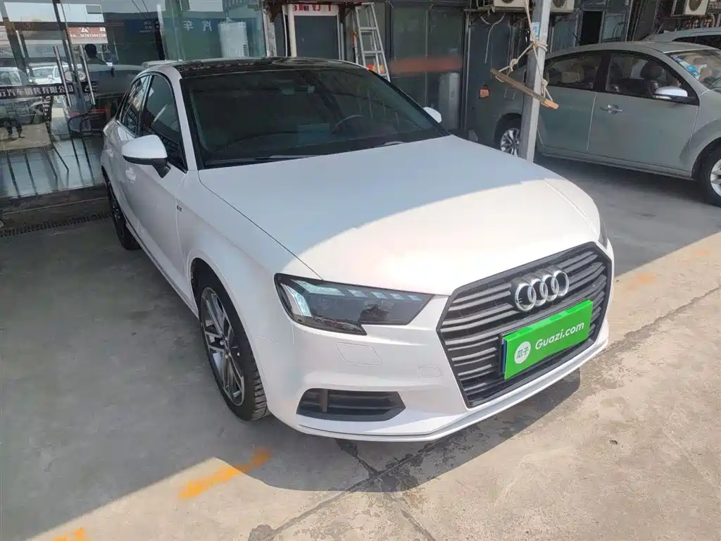 Audi A3 2018 30th Anniversary Limousine 35 TFSI Enterprising купить на сайте DeffCars