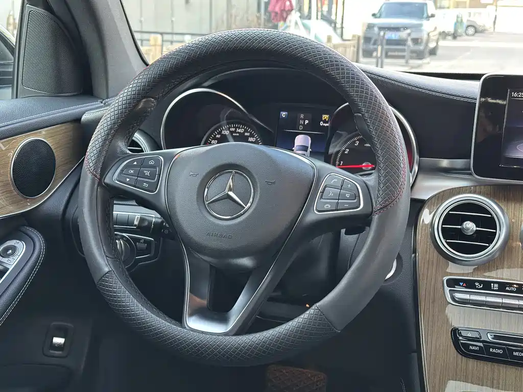 Mercedes-Benz GLC Coupe 2018 GLC 260 4MATIC Coupe SUV купить на сайте DeffCars