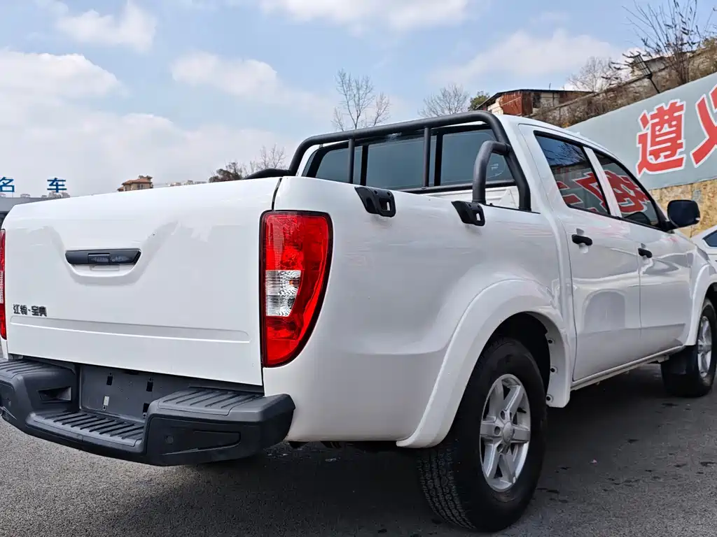 Baodian 2023 2.5T diesel two-wheel drive comfort version standard axle JX4D25A6L купить на сайте DeffCars