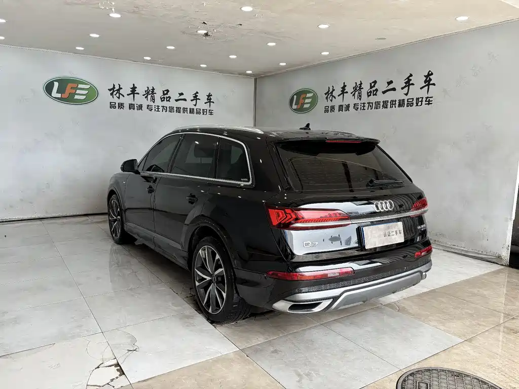 Audi Q7 2022 55 TFSI quattro S line sports купить на сайте DeffCars