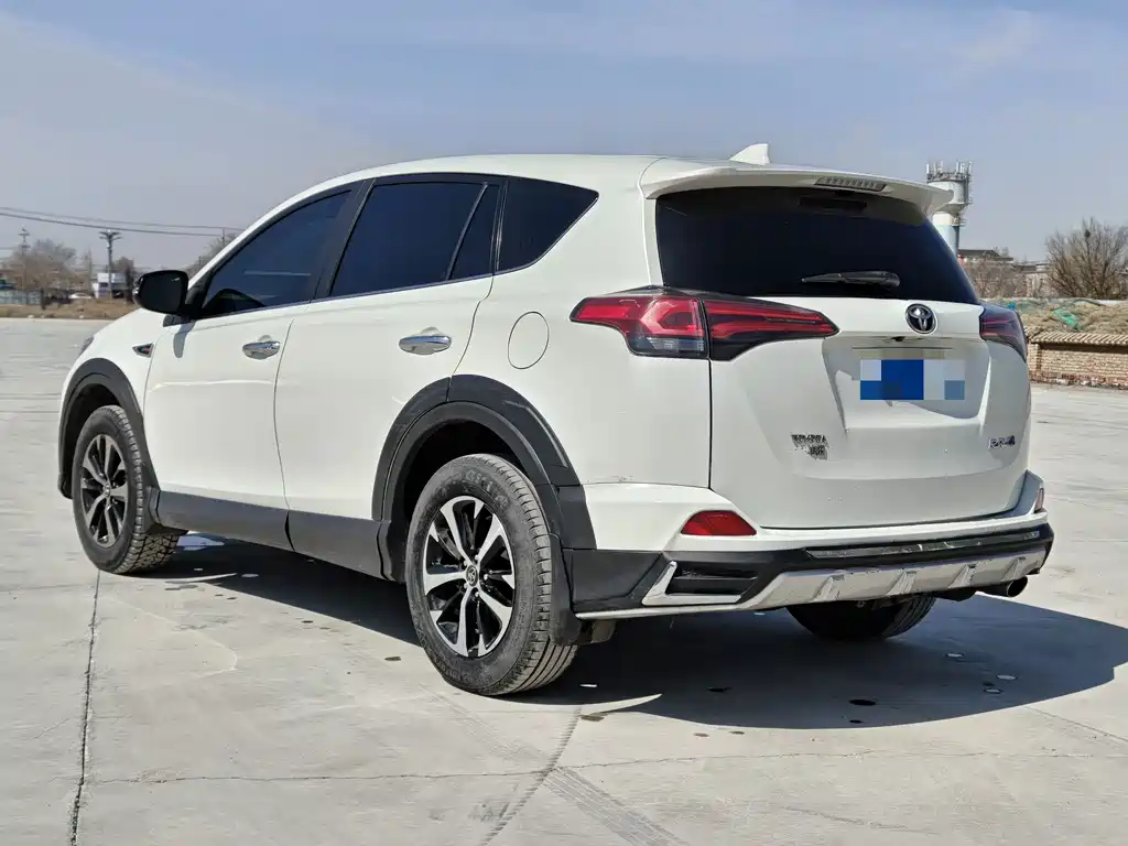 RAV4 Rongfang 2018 2.0L CVT two-wheel drive fashion X version купить на сайте DeffCars