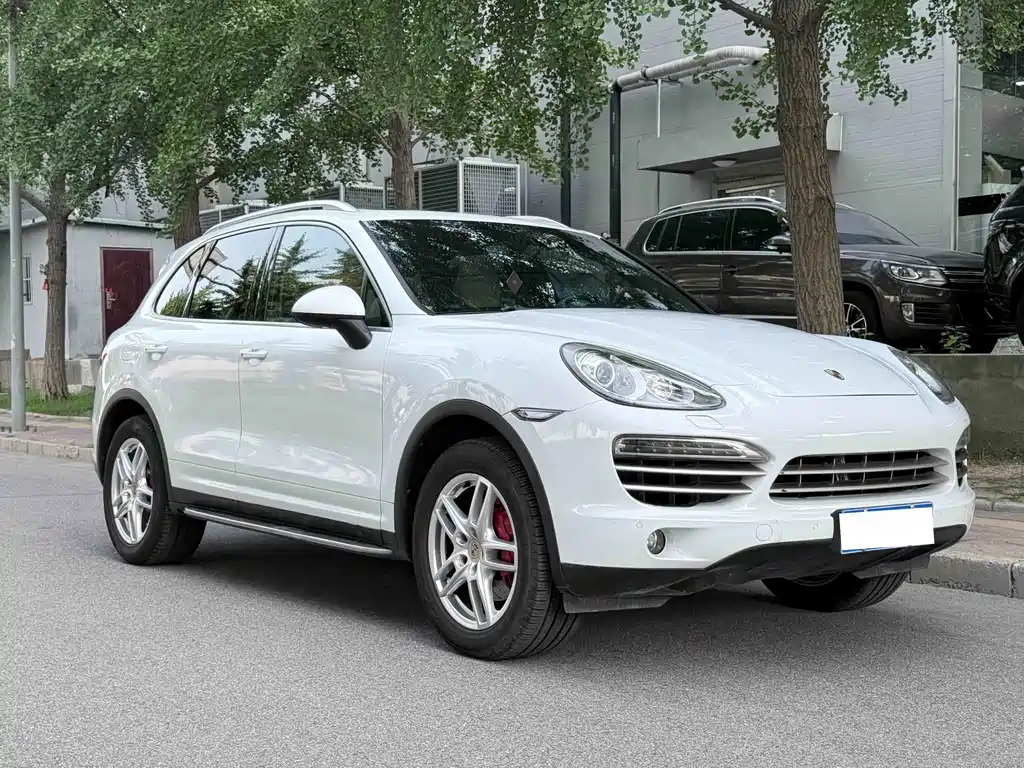 Cayenne 2014 Platinum Edition 3.0T купить на сайте DeffCars
