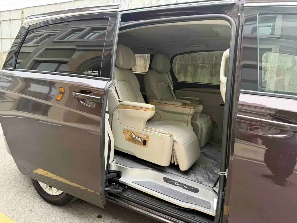 Buick GL8 2017 ES 28T Comfort Type National V купить на сайте DeffCars
