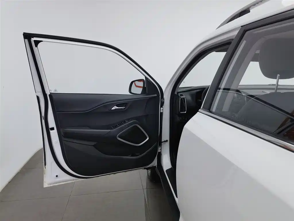 Beijing Hyundai ix35 2018 2.0L automatic two-wheel drive Zhiyong·Enjoy Edition купить на сайте DeffCars