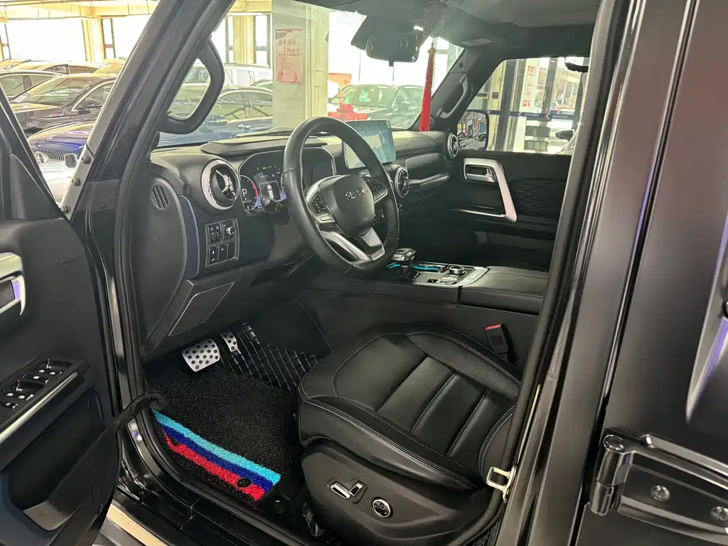 Beijing Off-Road BJ40 2023 2.0D Automatic Four-wheel Drive Blade Hero Edition Knight Type купить на сайте DeffCars