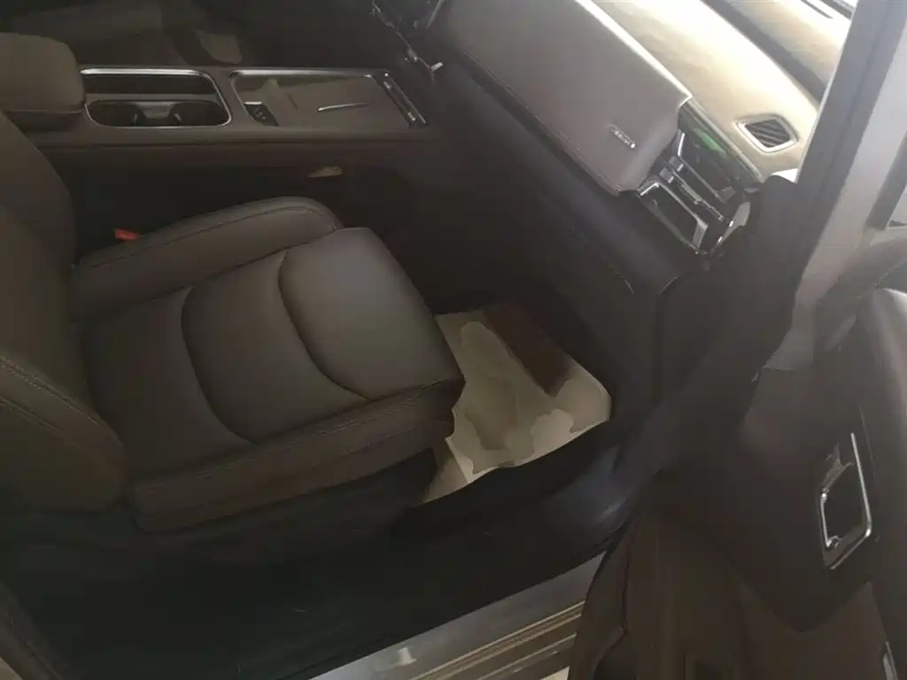 Starlight 730 New Energy 2025 plug-in hybrid 125km luxury model купить на сайте DeffCars