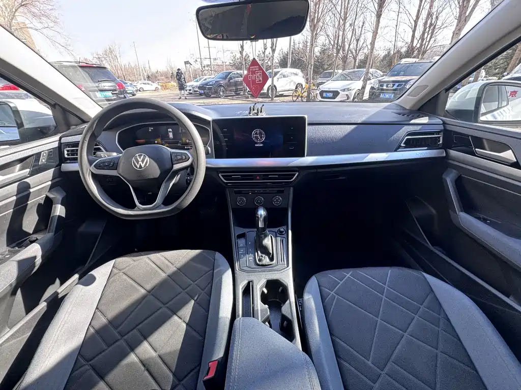 Lavida 2023 1.5L automatic Deyi version купить на сайте DeffCars