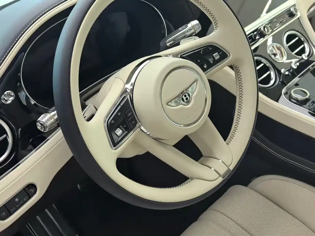 Continental plug-in hybrid 2026 GT base model купить на сайте DeffCars