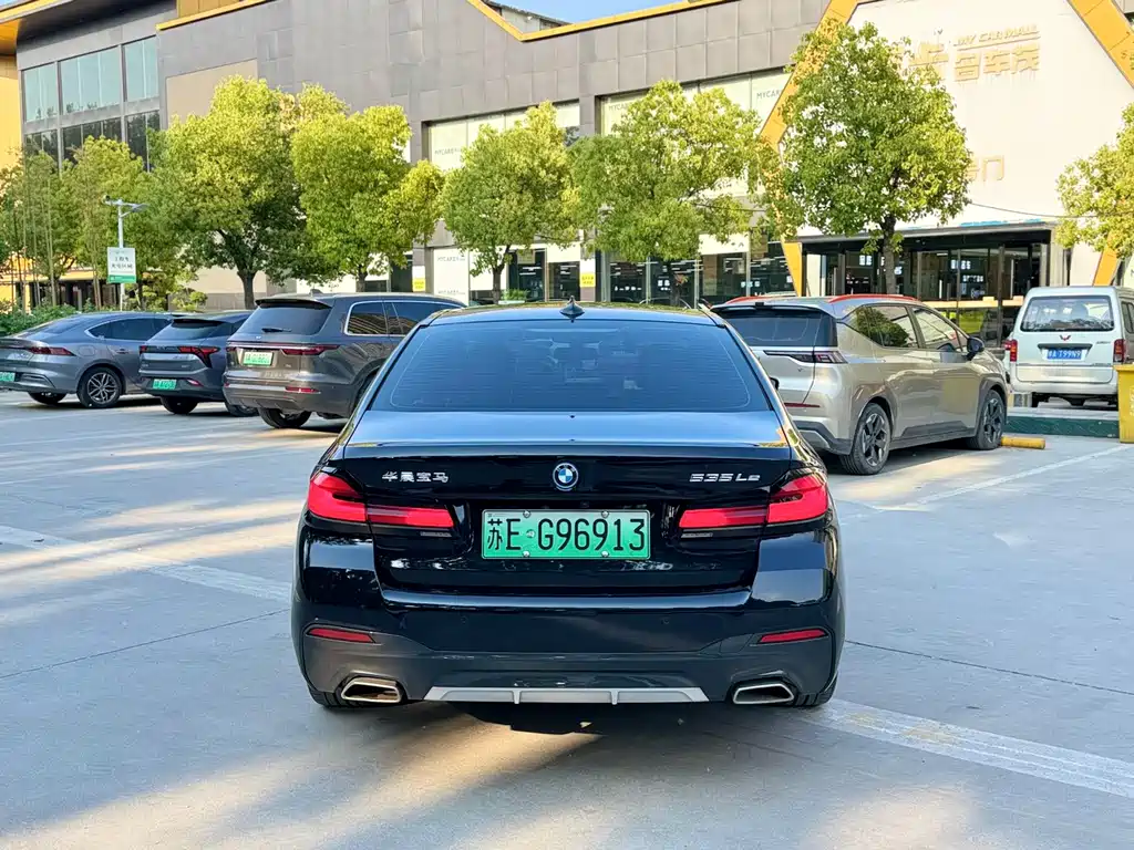 BMW 5 Series New Energy 2022 Model 535Le M Sports Package купить на сайте DeffCars
