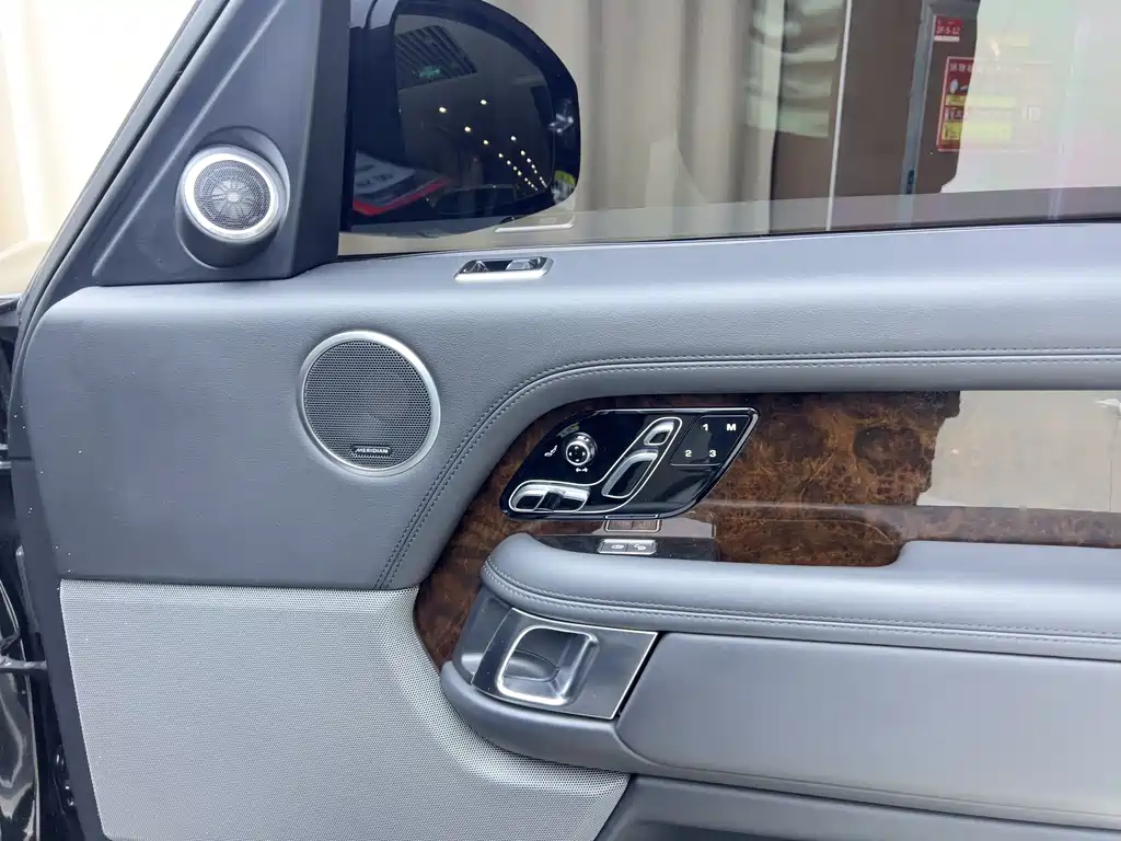 Range Rover 2020 3.0 L6 Legend Extended Edition купить на сайте DeffCars