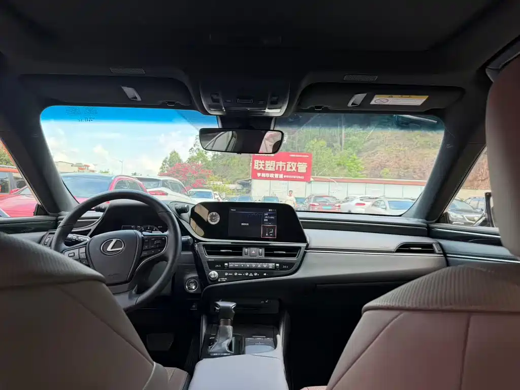 Lexus ES 2022 200 Excellence Edition купить на сайте DeffCars