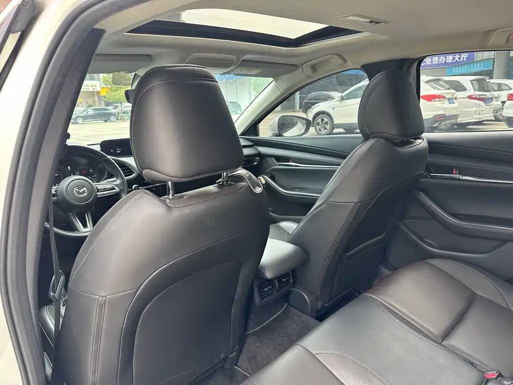Mazda3 Angkesela 2022 2.0L Automatic Premium Edition купить на сайте DeffCars