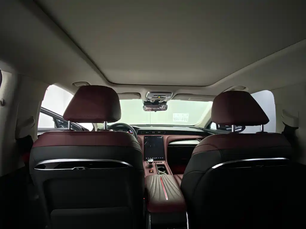 Hongqi H5 2024 1.5T DCT Zhilian Qiyun Edition купить на сайте DeffCars