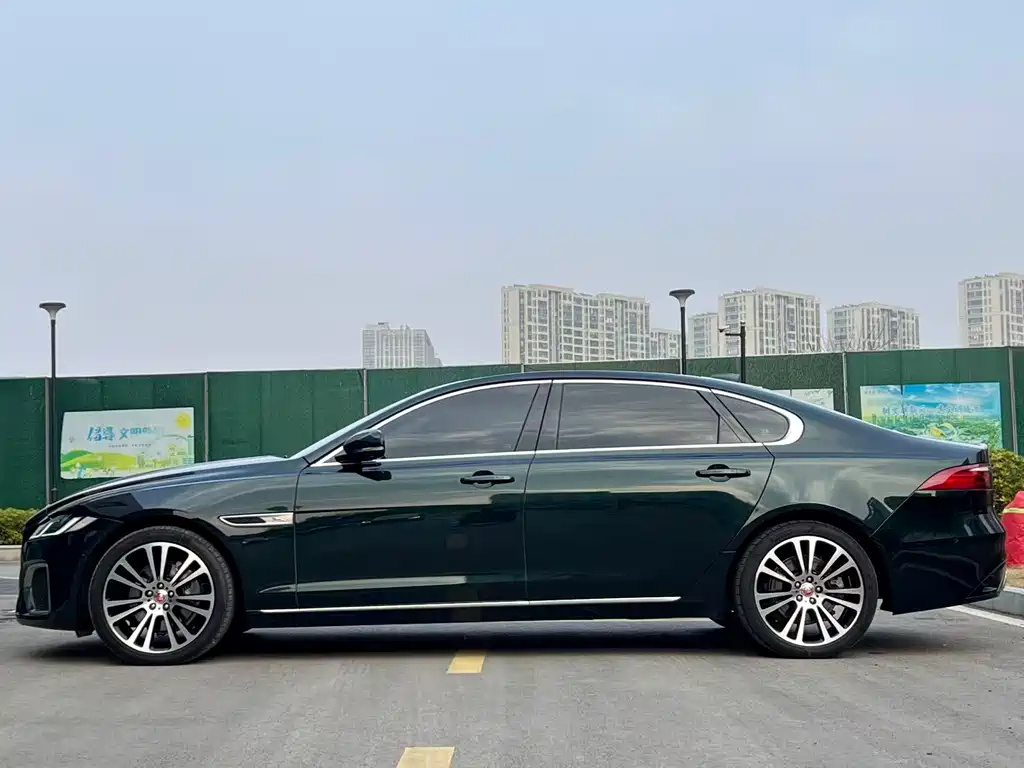 Jaguar XFL 2022 XFL 2.0T P250 two-wheel drive exclusive luxury version купить на сайте DeffCars