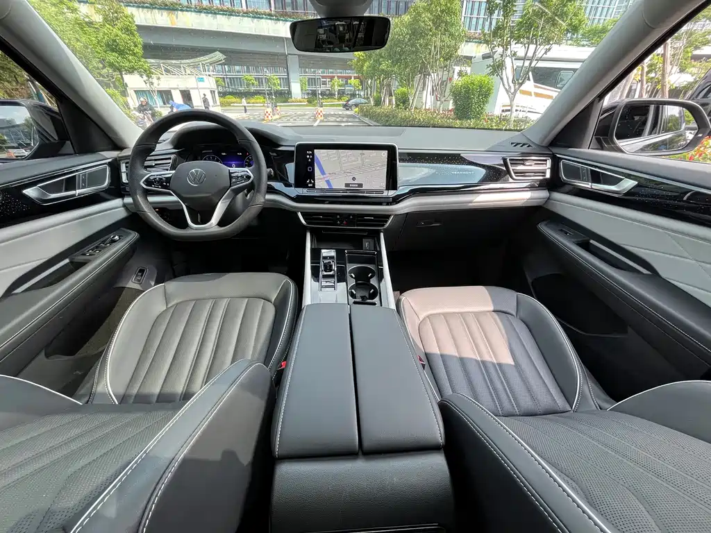 Touron 2023 330TSI two-wheel drive luxury version купить на сайте DeffCars