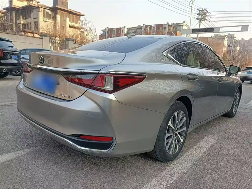 Lexus ES 2021 200 Excellence Edition купить на сайте DeffCars