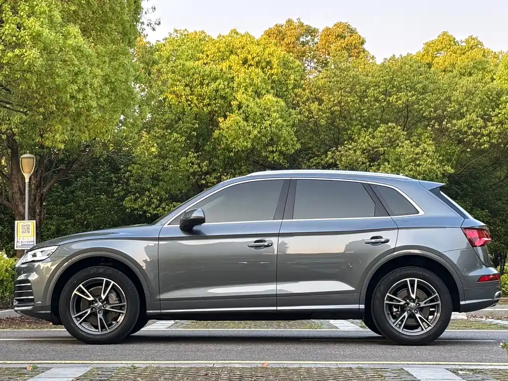 Audi Q5L 2020 facelift 40 TFSI enjoys fashionable style купить на сайте DeffCars