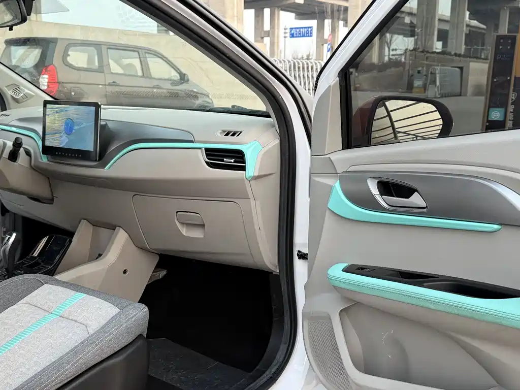 Yizhi EV3 2023 Youth Edition 320KM Luxury Model купить на сайте DeffCars