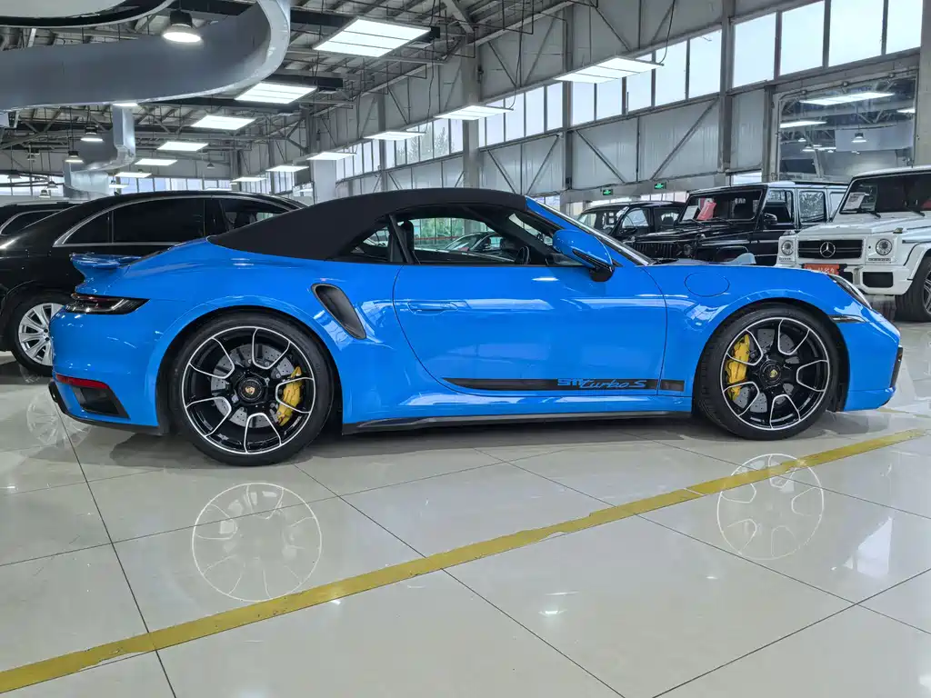 Porsche 911 2023 Turbo S Cabriolet 3.7T купить на сайте DeffCars