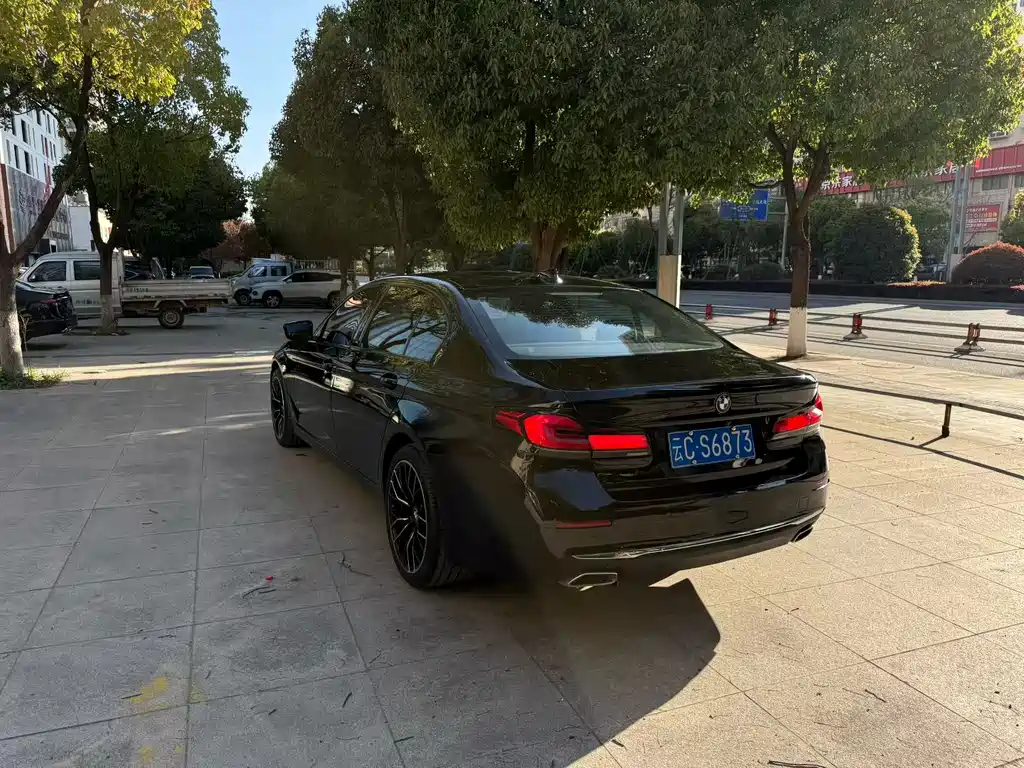 BMW 5 Series 2021 525Li Luxury Package купить на сайте DeffCars