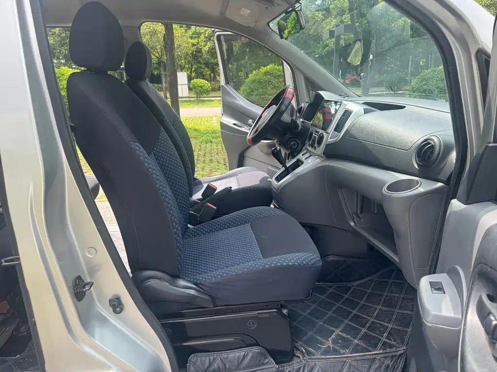 Nissan NV200 2011 model 1.6L 232 seats elegant type купить на сайте DeffCars