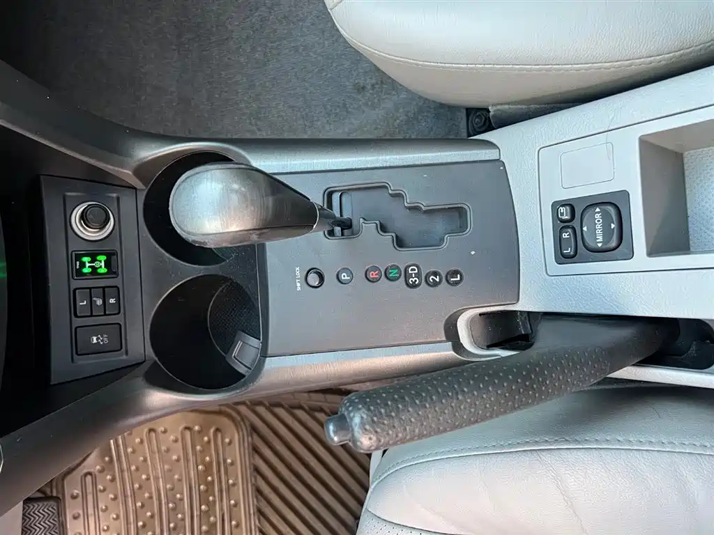 RAV4 Rongfang 2011 2.4L automatic four-wheel drive extreme version купить на сайте DeffCars