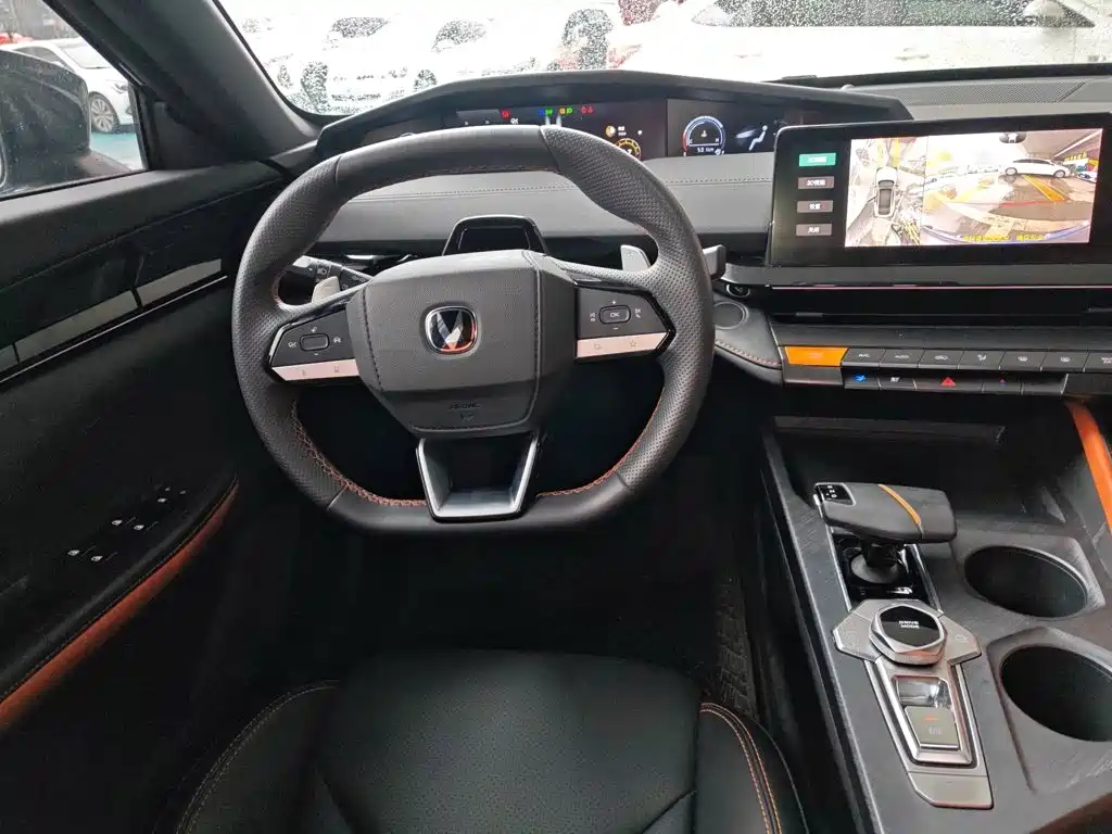 Changan UNI-V 2022 1.5T premium model купить на сайте DeffCars