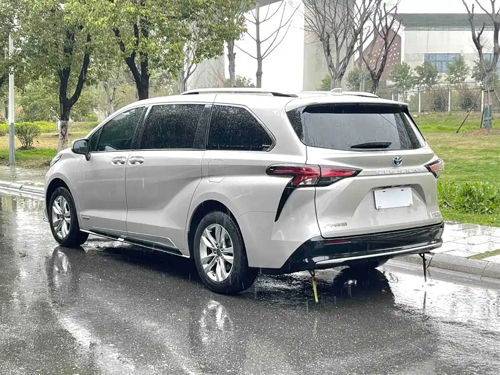 SIENNA 2021 2.5L Hybrid Platinum Edition купить на сайте DeffCars