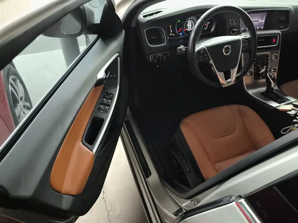 Volvo S60 2019 S60L T3 Smart Edition купить на сайте DeffCars