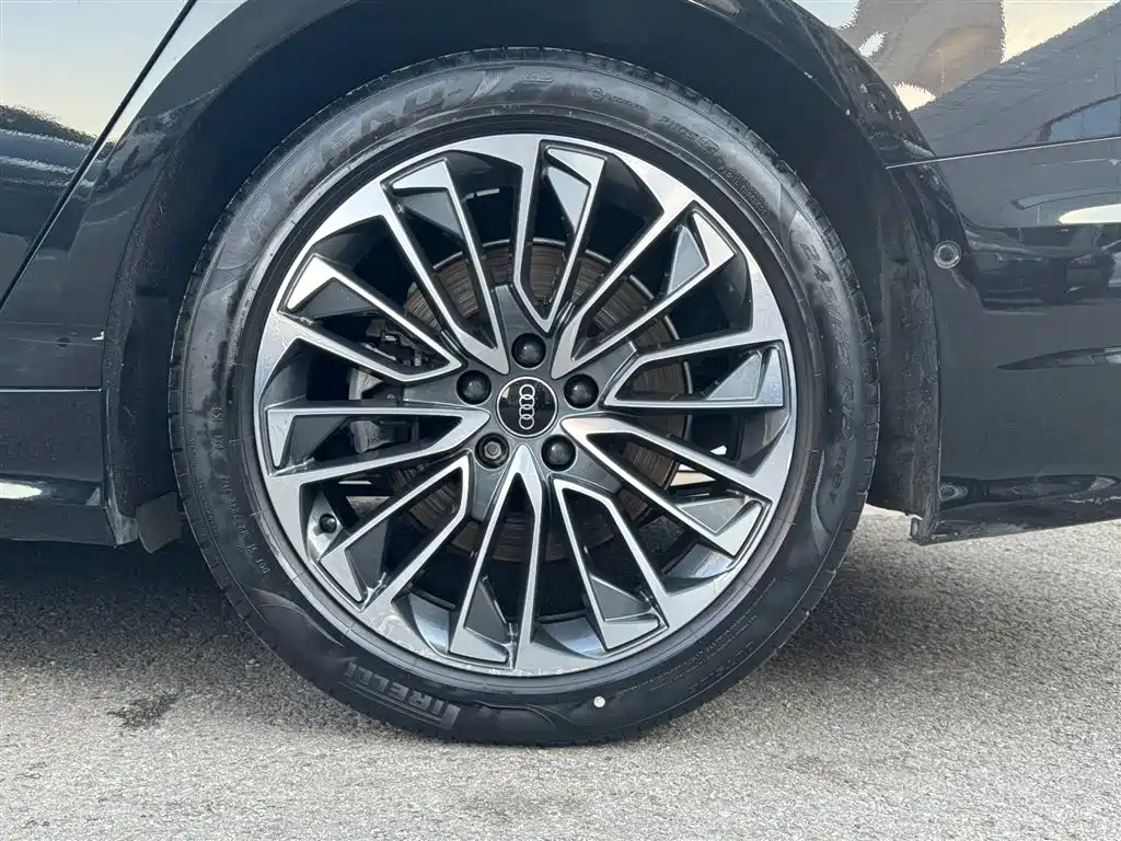 Audi A6L New Energy 2020 55 TFSI e quattro купить на сайте DeffCars