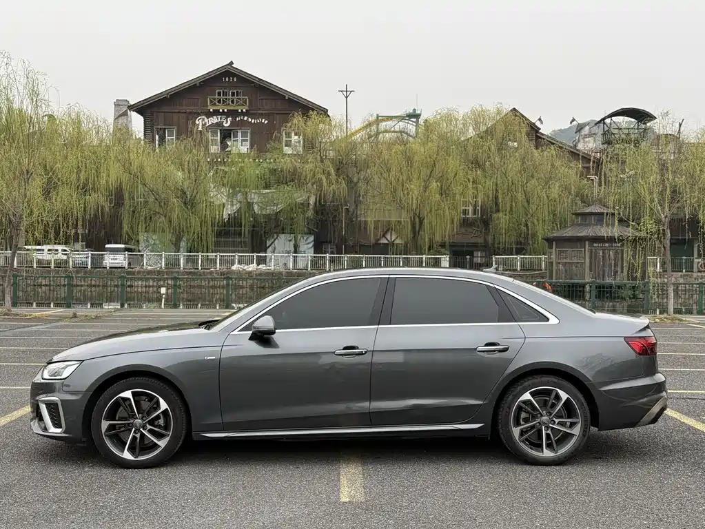 Audi A4L 2020 40 TFSI Fashionable and Dynamic купить на сайте DeffCars