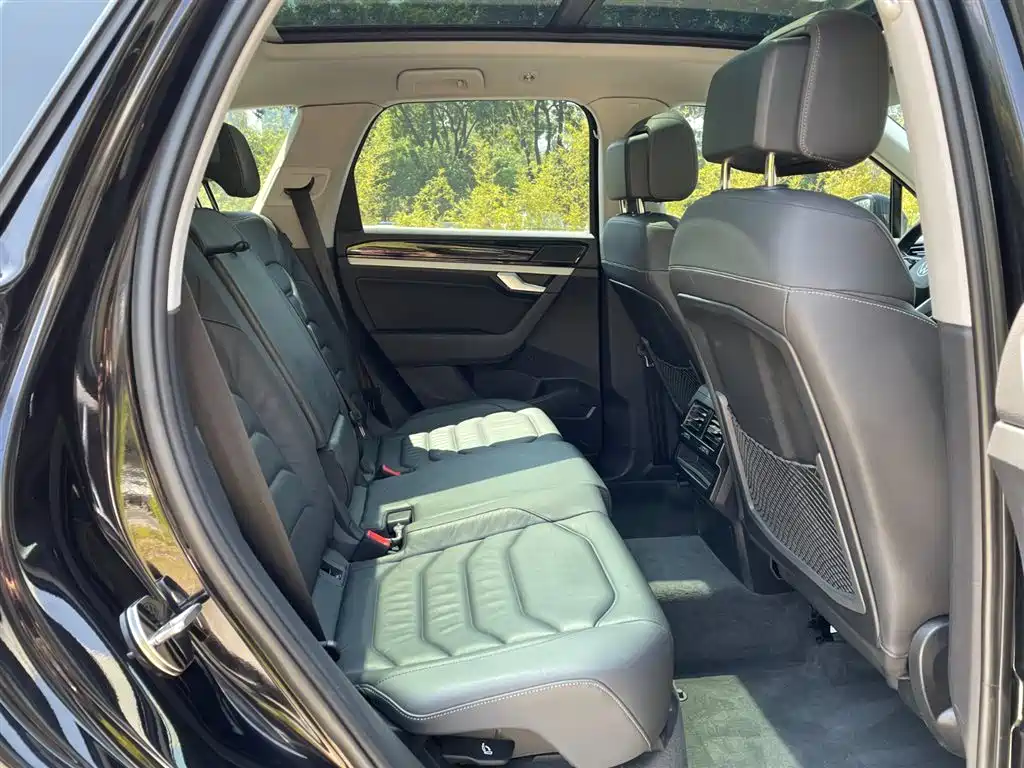 Touareg 2021 2.0TSI Pilot Special Edition купить на сайте DeffCars