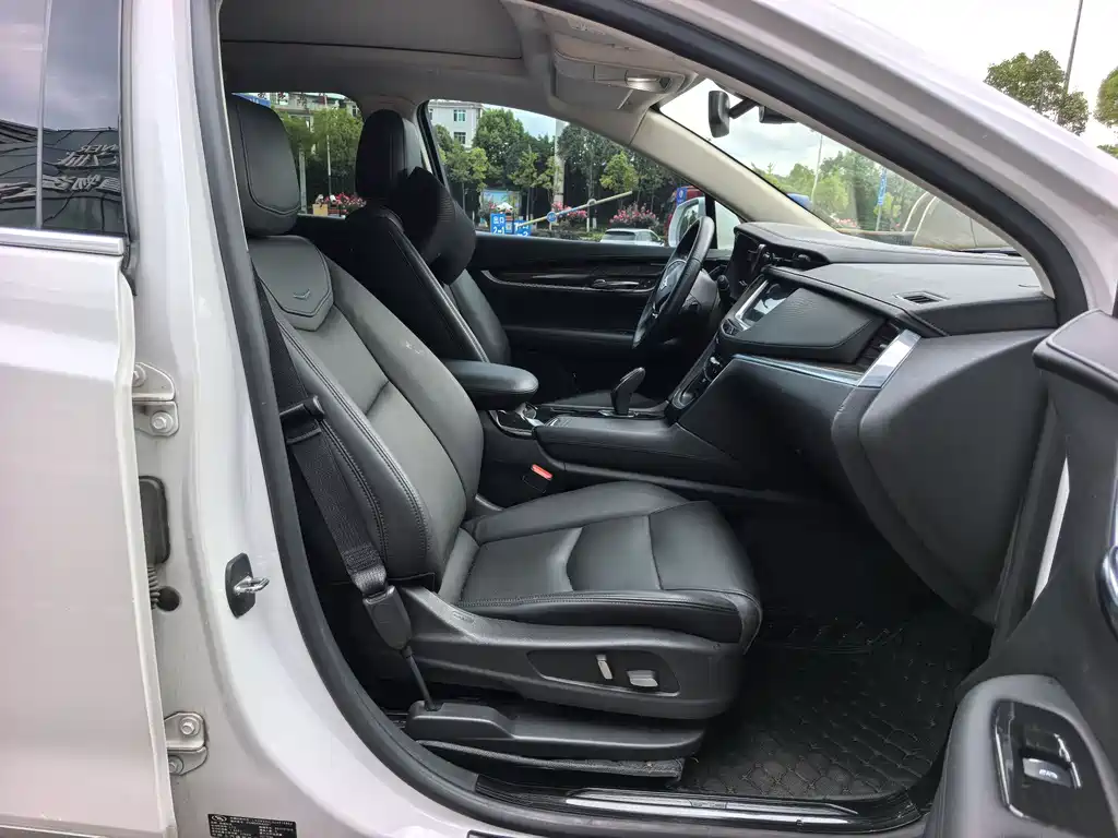 Cadillac XT5 2018 25T luxury model купить на сайте DeffCars