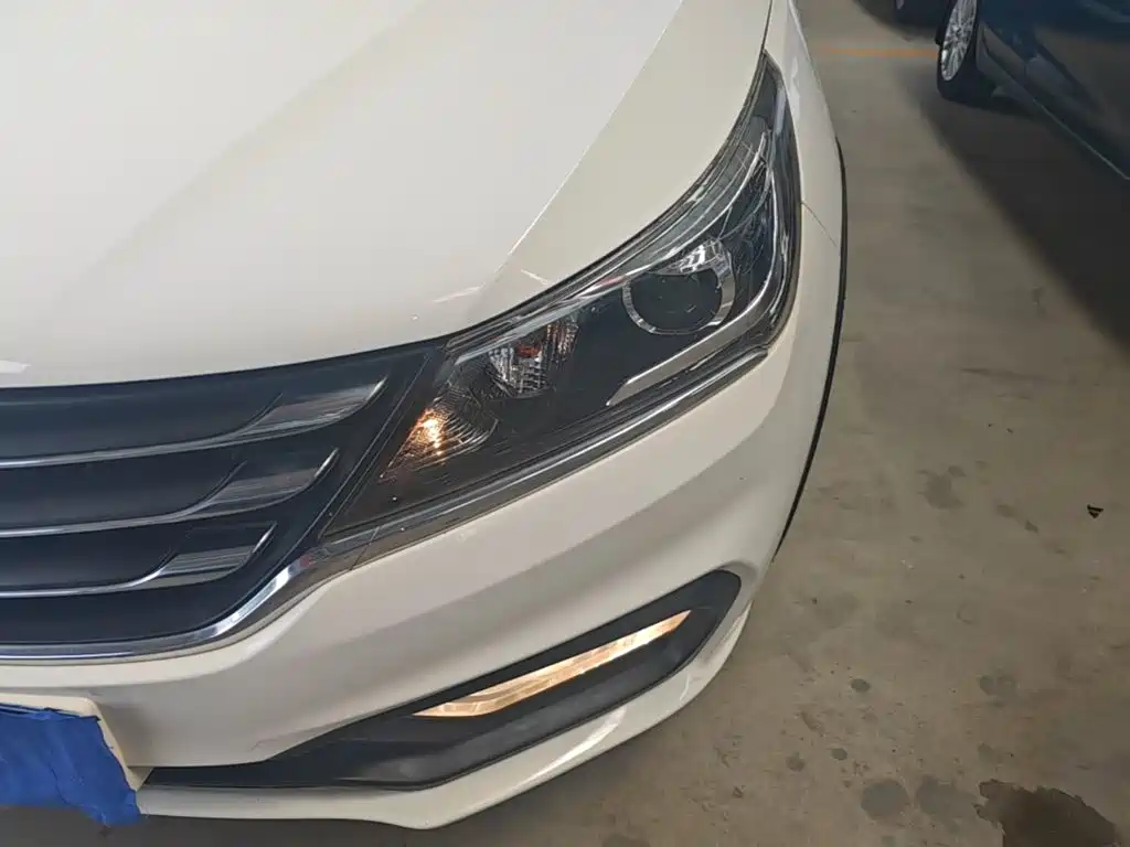 Baojun 310W 2017 1.5L manual fashion model National V купить на сайте DeffCars
