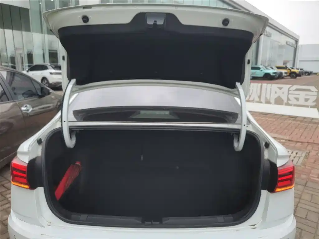 Bora 2020 1.5L automatic comfort model купить на сайте DeffCars