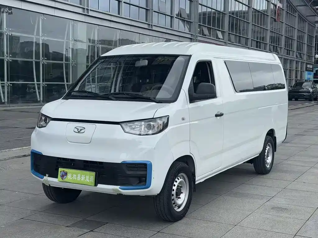 Finless Porpoise E7 2025 Entrepreneur Edition 41.86kWh 6 seats купить на сайте DeffCars