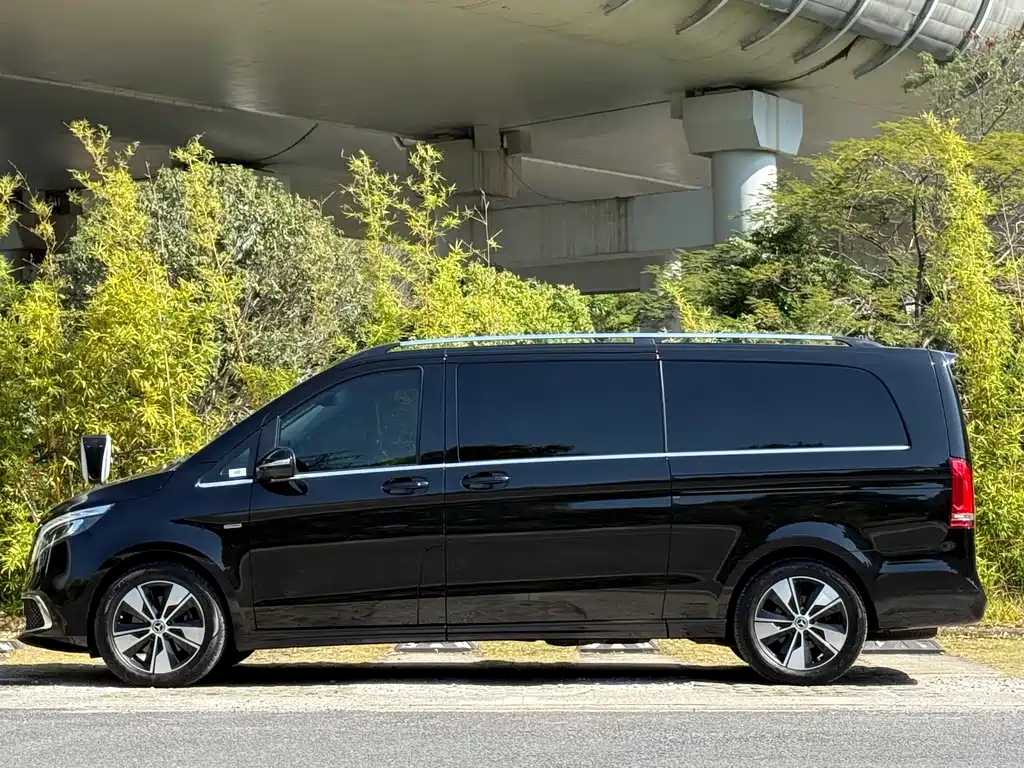 Mercedes-Benz V-Class 2021 V 260 L Long Wheelbase Premium Edition купить на сайте DeffCars