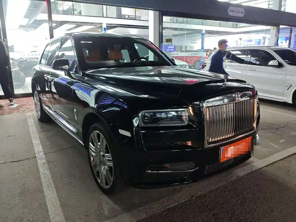 Cullinan 2018 four-seat version купить на сайте DeffCars