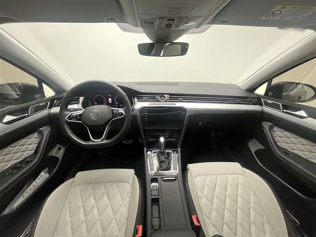 Magotan 2023 2 million commemorative edition 330TSI DSG luxury model купить на сайте DeffCars