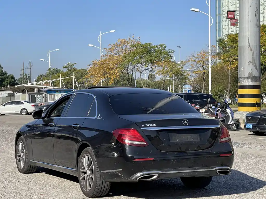 Mercedes-Benz E-Class 2016 E 300 L Fashion Model купить на сайте DeffCars