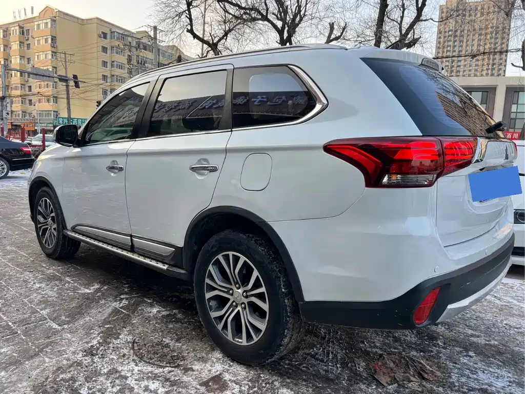 Outlander 2016 2.4L four-wheel drive elite version 5 seats купить на сайте DeffCars
