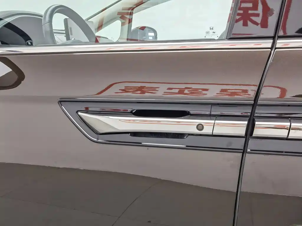 Alison 2022 2.0L e:HEV Luxury First Edition купить на сайте DeffCars
