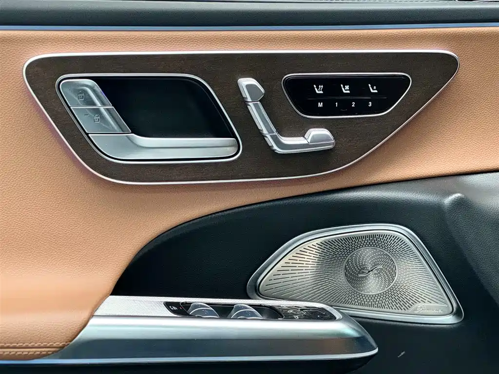 Mercedes-Benz E-Class 2025 E 300 L Luxury Model купить на сайте DeffCars