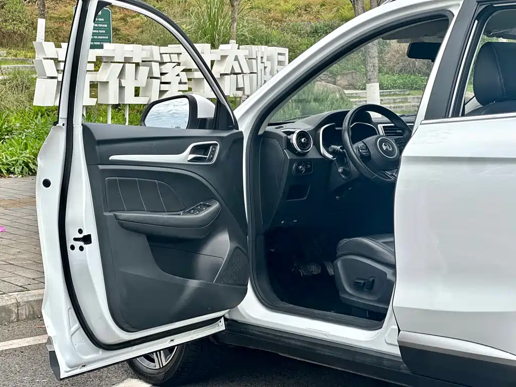 MG ZS 2018 1.5L Automatic Deluxe Edition National V купить на сайте DeffCars
