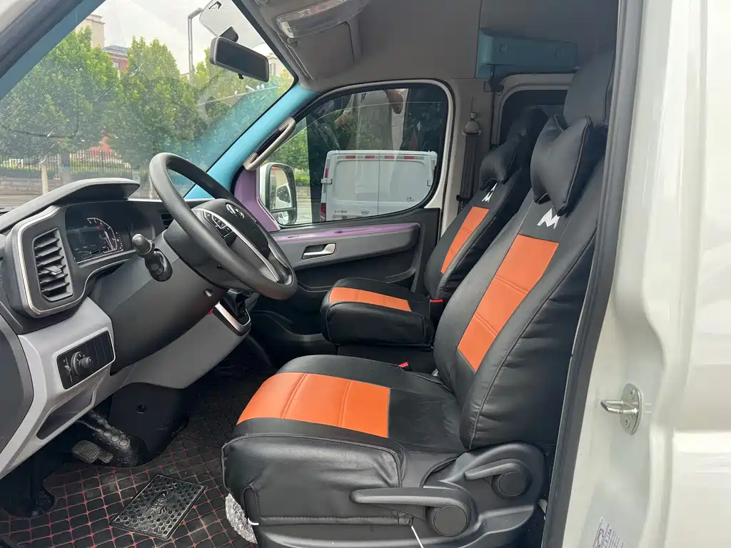 Xintu V80 2025 PRO Aoyuntong 2.0T automatic long axis mid-roof 6/7/8/9 seats купить на сайте DeffCars
