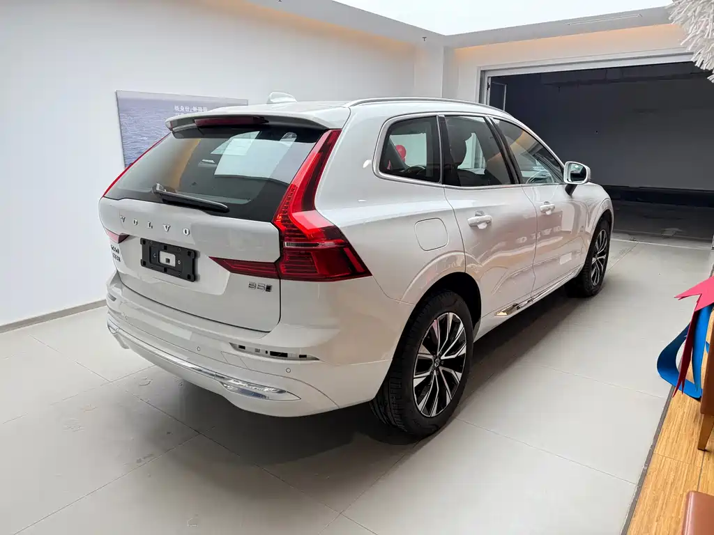 Volvo XC60 2024 B5 four-wheel drive Zhiyuan Deluxe Edition купить на сайте DeffCars
