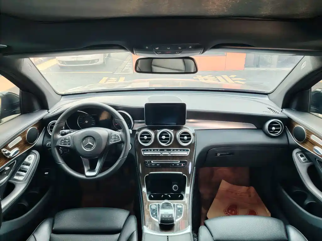 Mercedes-Benz GLC 2017 GLC 260 4MATIC luxury model купить на сайте DeffCars