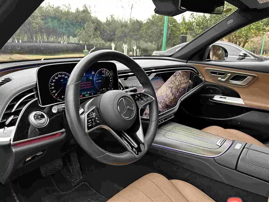 Mercedes-Benz E-Class New Energy 2024 E 350 e L plug-in hybrid sedan купить на сайте DeffCars