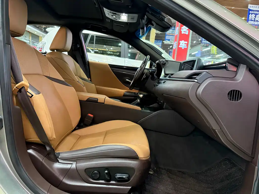 Lexus ES 2020 300h Excellence Edition купить на сайте DeffCars