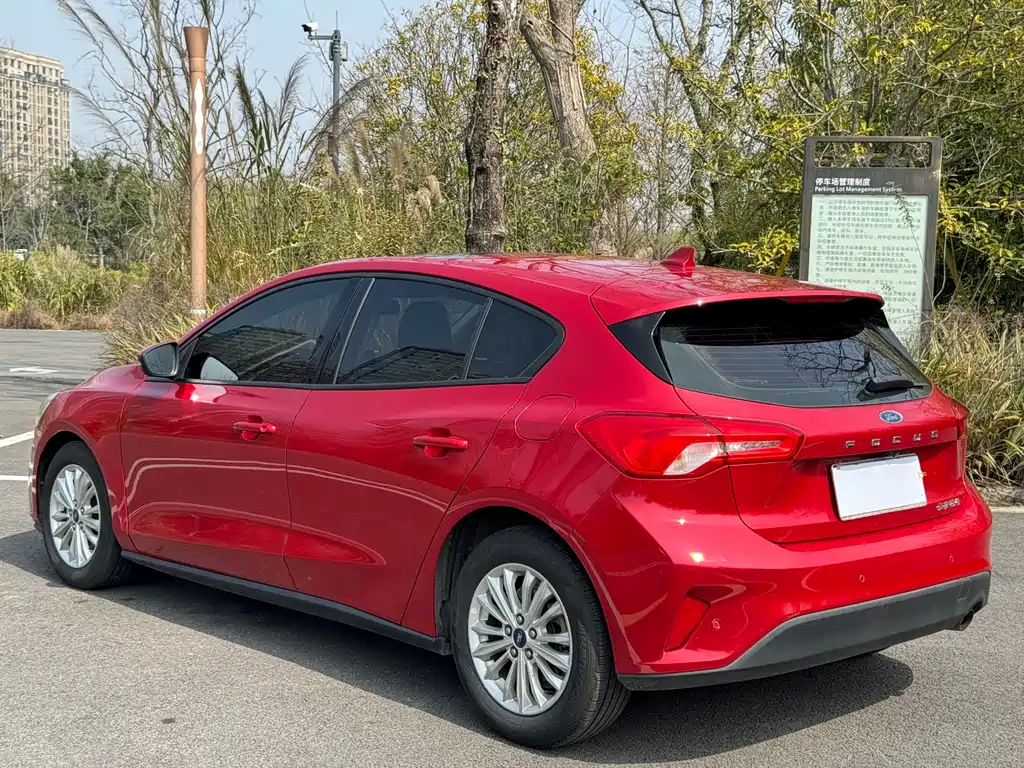 Focus 2019 Hatchback 1.5L Automatic NeochaEDGE National VI купить на сайте DeffCars